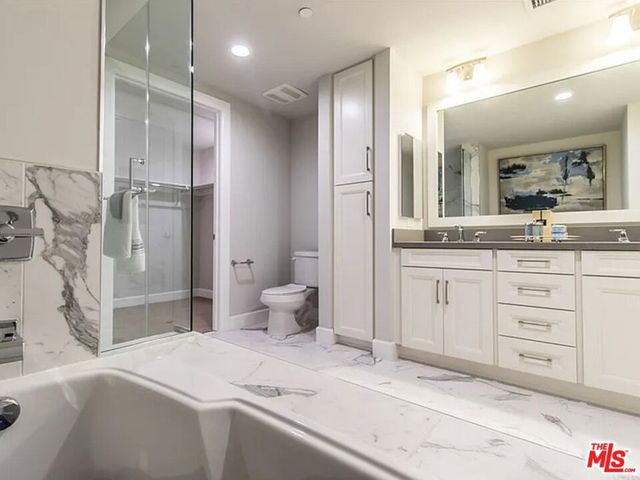 5015 Balboa Boulevard 201, Encino, CA 91316