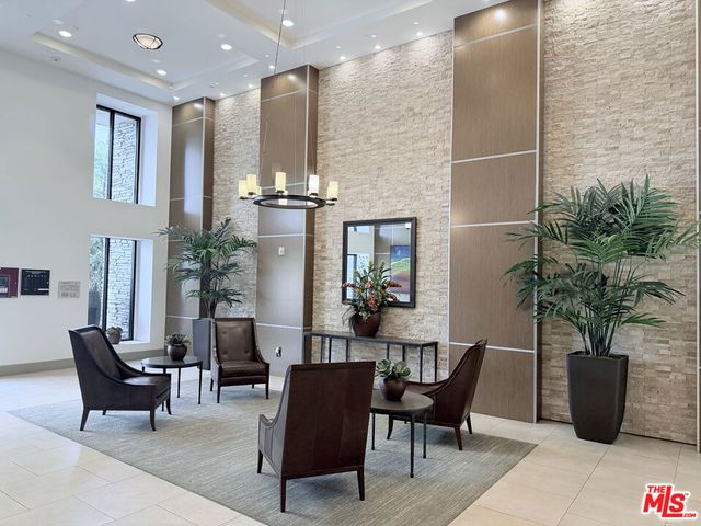 5015 Balboa Boulevard 201, Encino, CA 91316