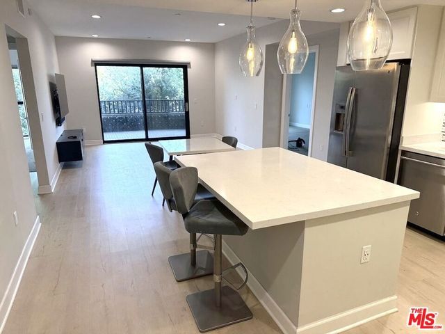 5015 Balboa Boulevard 201, Encino, CA 91316