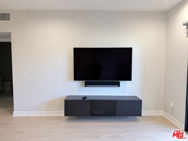 5015 Balboa Boulevard 201, Encino, CA 91316