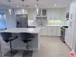 5015 Balboa Boulevard 201, Encino, CA 91316