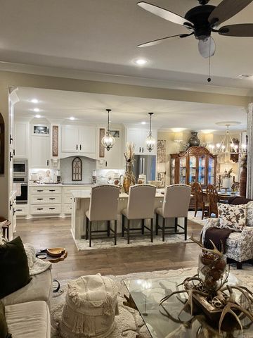1525 Green Tree Drive, Conway, AR 72034