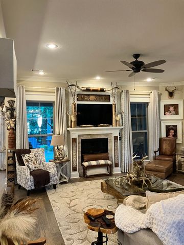 1525 Green Tree Drive, Conway, AR 72034