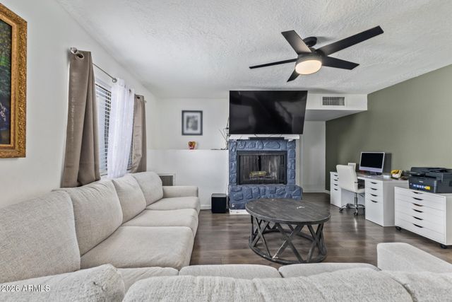 2940 W Las Palmaritas Drive, Phoenix, AZ 85051