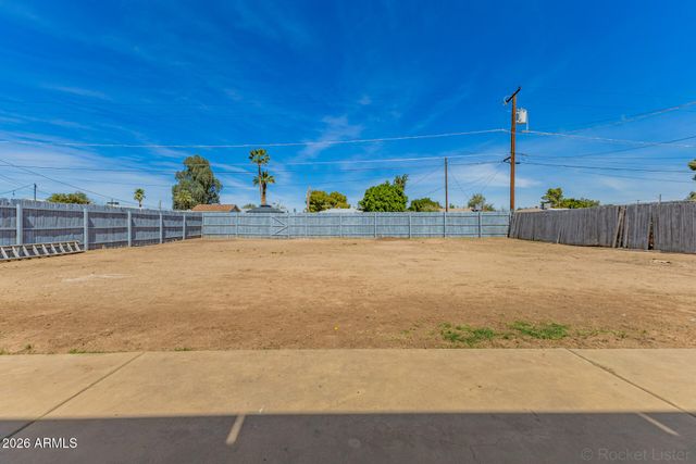 2940 W Las Palmaritas Drive, Phoenix, AZ 85051