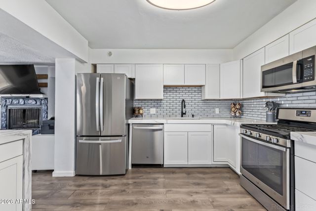 2940 W Las Palmaritas Drive, Phoenix, AZ 85051