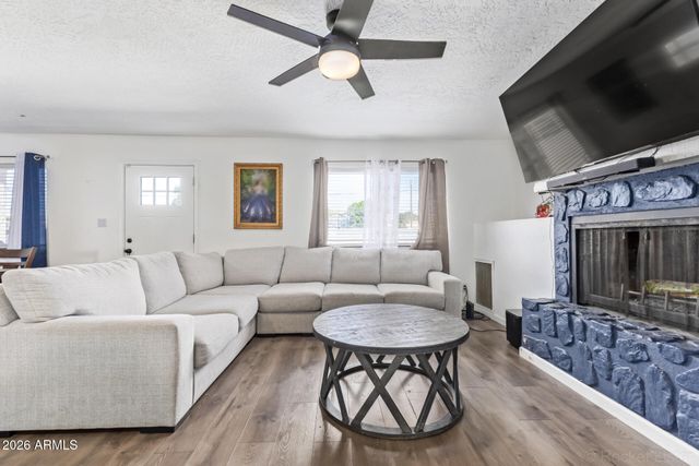 2940 W Las Palmaritas Drive, Phoenix, AZ 85051