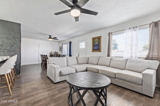 2940 W Las Palmaritas Drive, Phoenix, AZ 85051