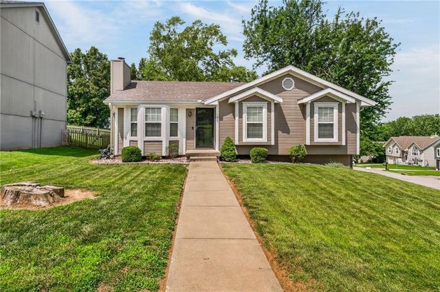 1867 Quail Ridge Drive, Liberty, MO 64068