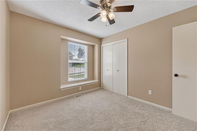 1867 Quail Ridge Drive, Liberty, MO 64068