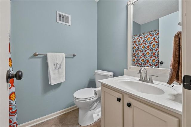 1867 Quail Ridge Drive, Liberty, MO 64068