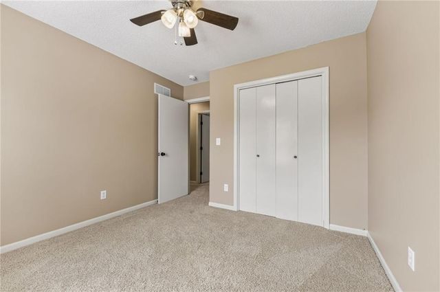 1867 Quail Ridge Drive, Liberty, MO 64068