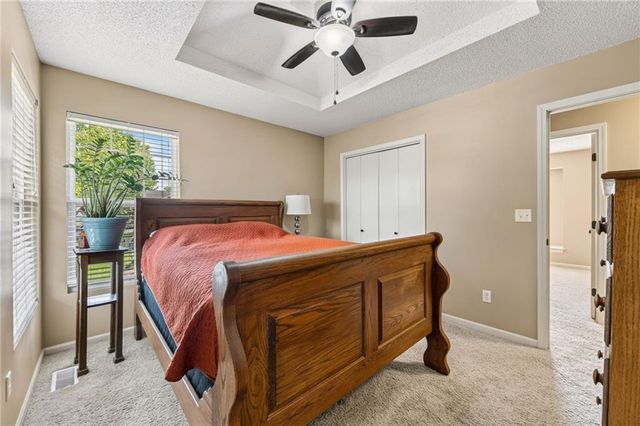1867 Quail Ridge Drive, Liberty, MO 64068