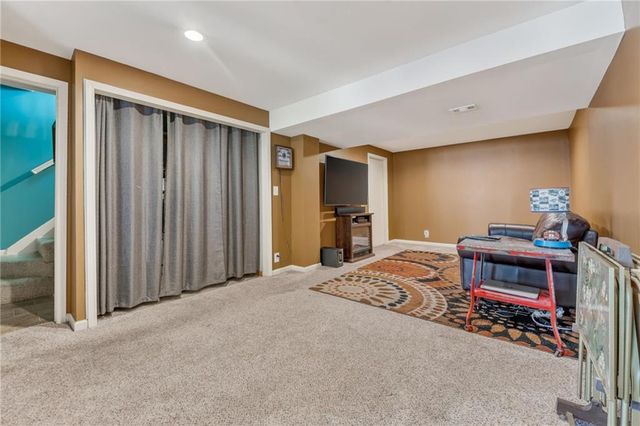 1867 Quail Ridge Drive, Liberty, MO 64068