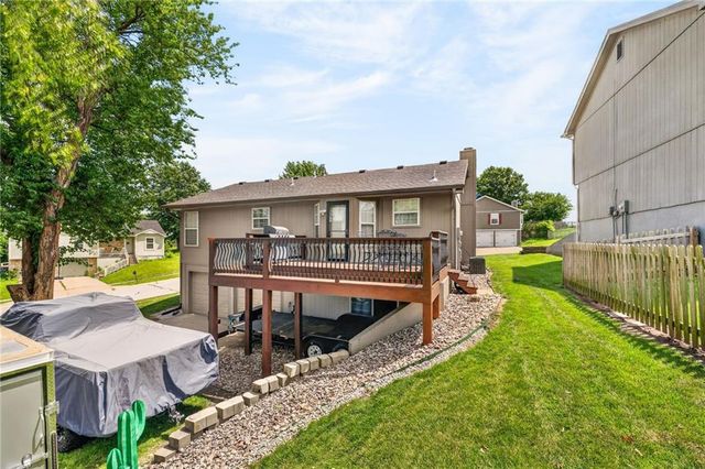 1867 Quail Ridge Drive, Liberty, MO 64068