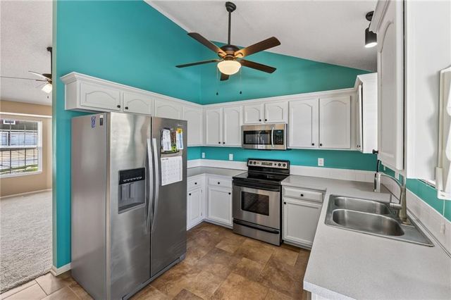 1867 Quail Ridge Drive, Liberty, MO 64068