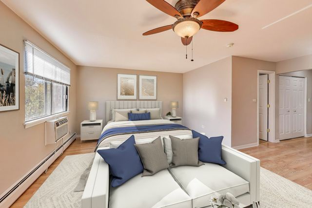 5310 N Chester Avenue 409, Chicago, IL 60656