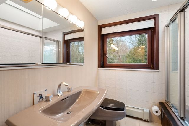 21 Knight Rd, Framingham, MA 01701