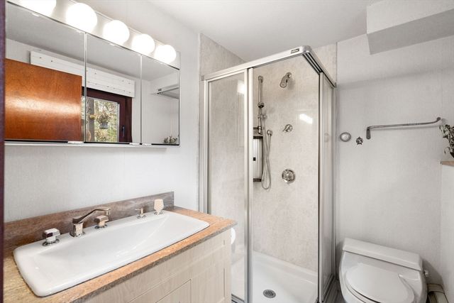 21 Knight Rd, Framingham, MA 01701