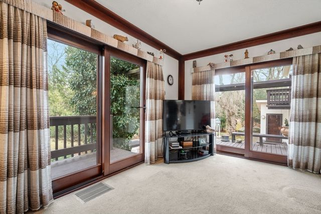 21 Knight Rd, Framingham, MA 01701