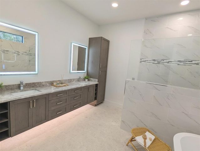 2110 MICHELE DRIVE, Sarasota, FL 34231