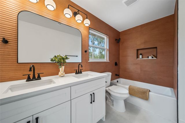 5202 Woodmoor DR, Austin, TX 78721