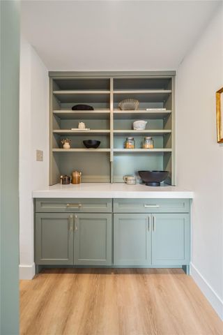 5202 Woodmoor DR, Austin, TX 78721