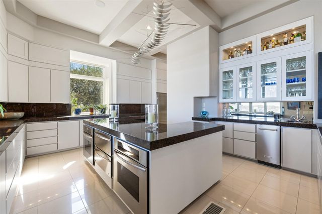 715 Cutlass, Lakeway, TX 78734