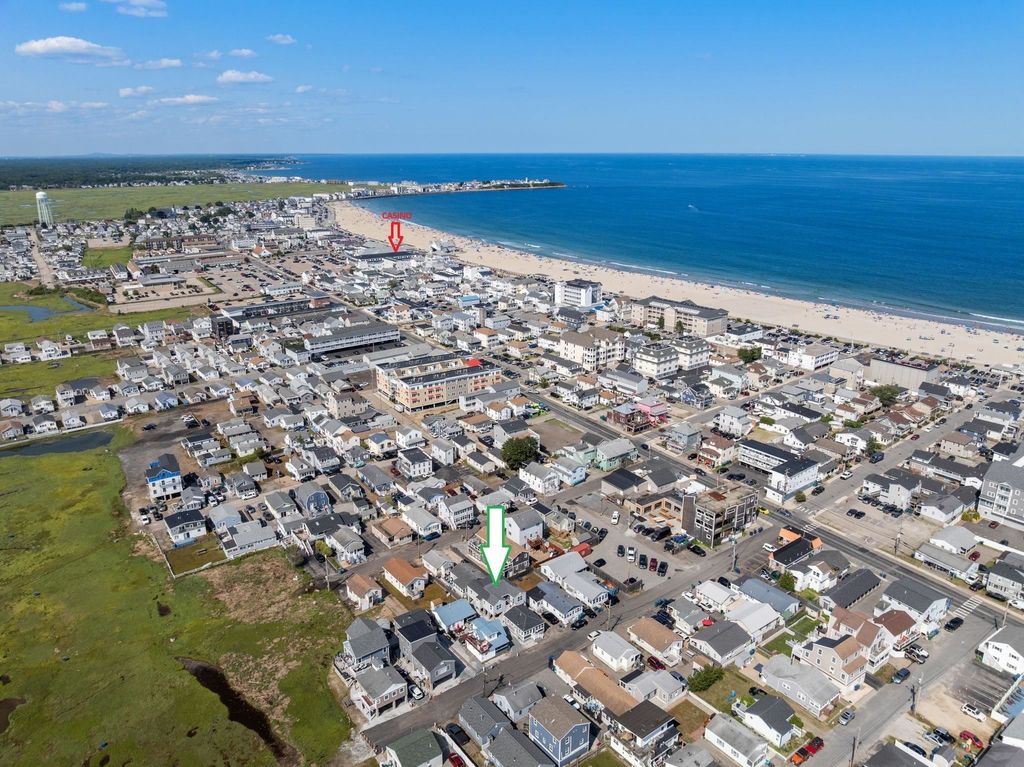 Image 2 of property listing at 16 Riverview Ter # 1, Hampton, NH 03842