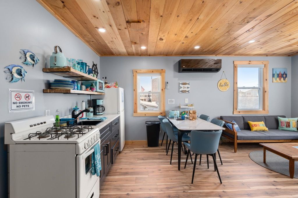 Image 11 of property listing at 16 Riverview Ter # 1, Hampton, NH 03842
