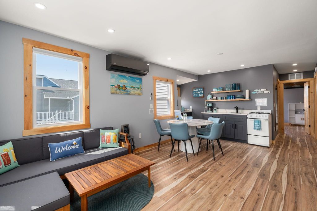 Image 12 of property listing at 16 Riverview Ter # 1, Hampton, NH 03842