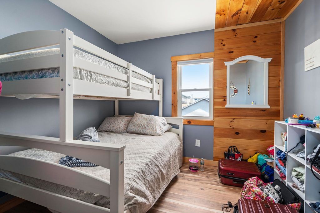 Image 5 of property listing at 16 Riverview Ter # 1, Hampton, NH 03842