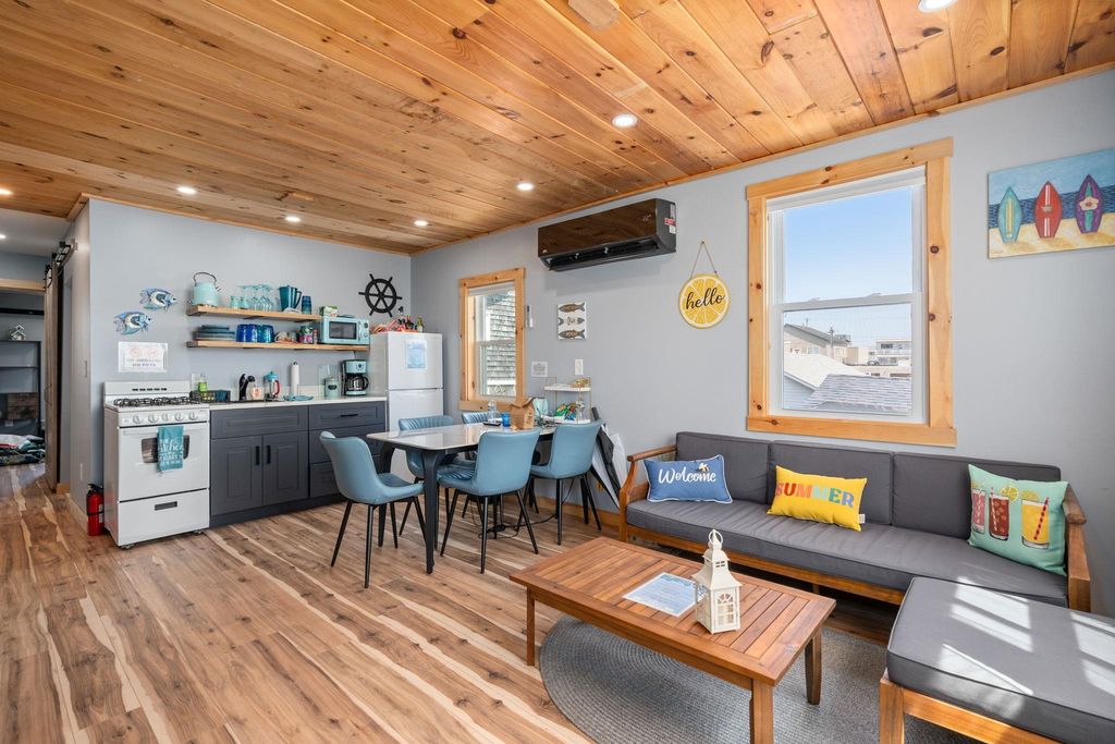 Image 7 of property listing at 16 Riverview Ter # 1, Hampton, NH 03842