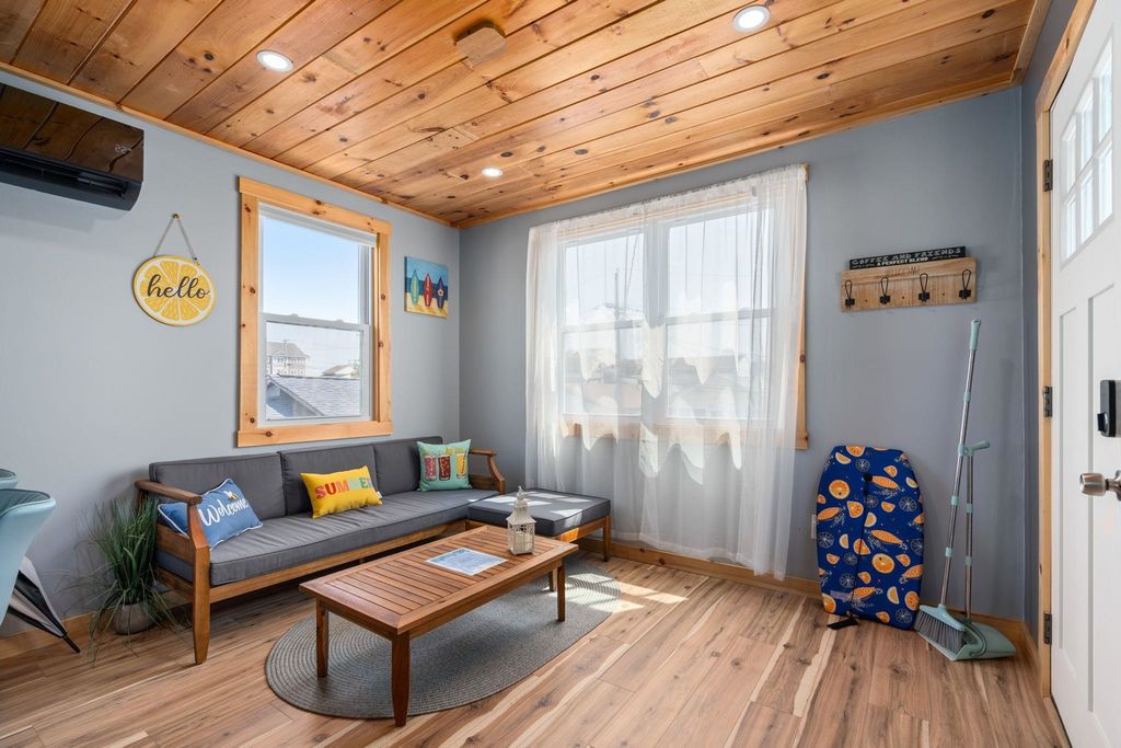 Image 8 of property listing at 16 Riverview Ter # 1, Hampton, NH 03842