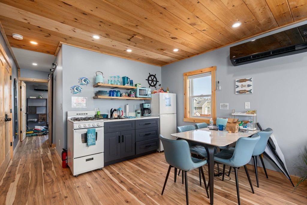Image 9 of property listing at 16 Riverview Ter # 1, Hampton, NH 03842