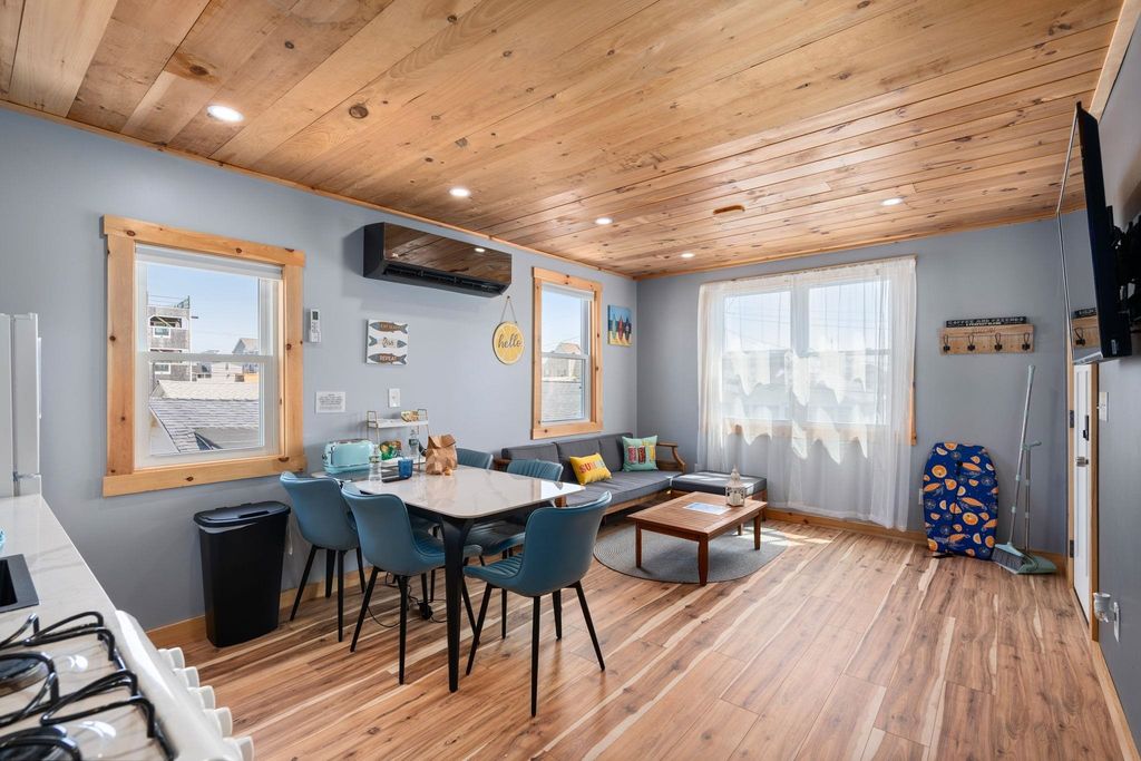 Image 10 of property listing at 16 Riverview Ter # 1, Hampton, NH 03842