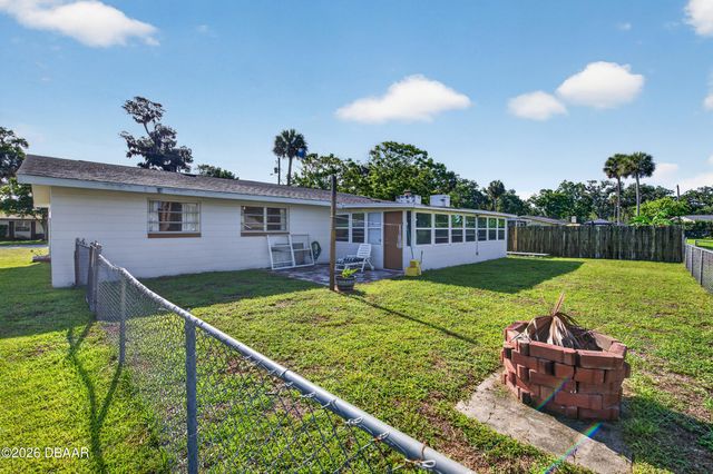 2002 Mike Street, South Daytona, FL 32119
