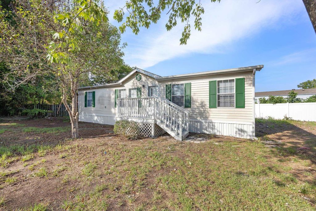 4483 Grizzly Rd., Little River, SC 29566