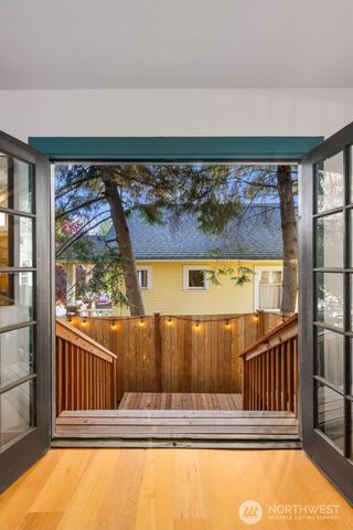 512 NW 44th Street, Seattle, WA 98107