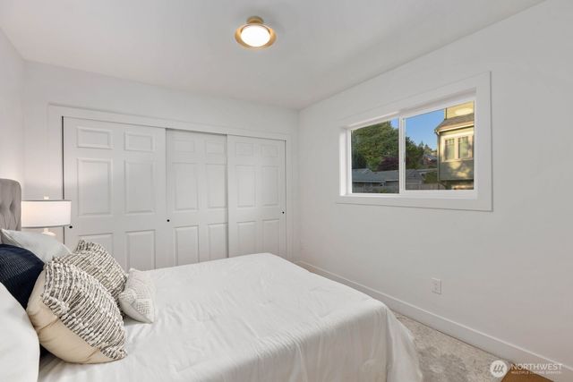 512 NW 44th Street, Seattle, WA 98107