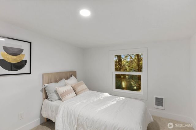 512 NW 44th Street, Seattle, WA 98107