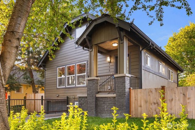 512 NW 44th Street, Seattle, WA 98107