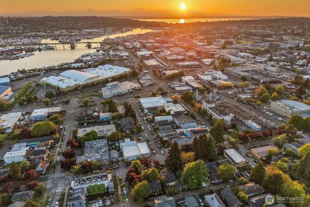 512 NW 44th Street, Seattle, WA 98107