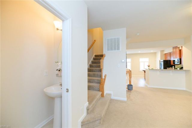 4004 Luminary DR, Williamsburg, VA 23188