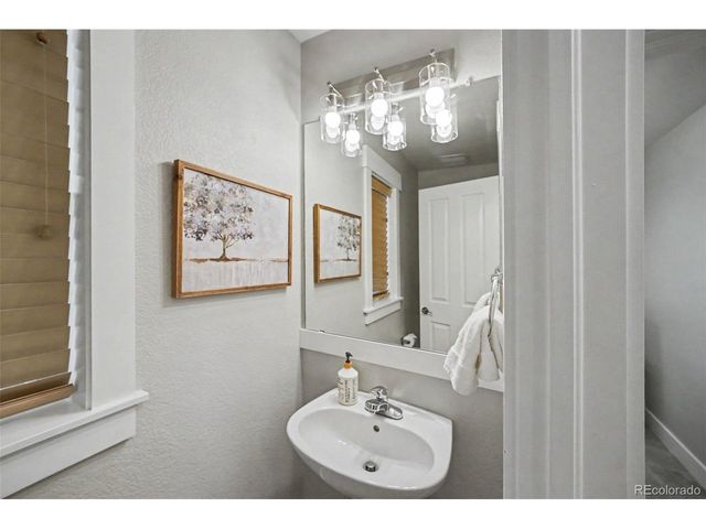 3156 Elmira Ct, Denver, CO 80238