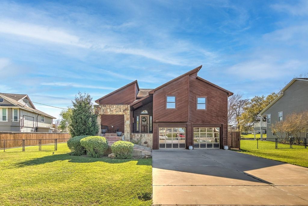 3137 County Road 415b, Brazoria, TX 77422