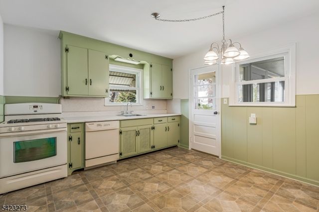 553 Marion St, Bound Brook Boro, NJ 08805