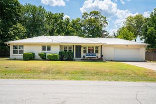 107 E Parks Street, Prairie Grove, AR 72753