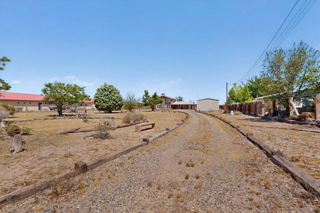 257 Sunnyslope Street SW, Albuquerque, NM 87105