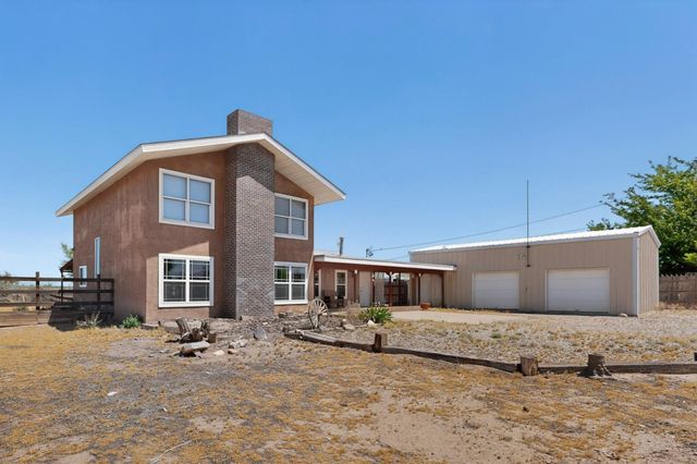 257 Sunnyslope Street SW, Albuquerque, NM 87105